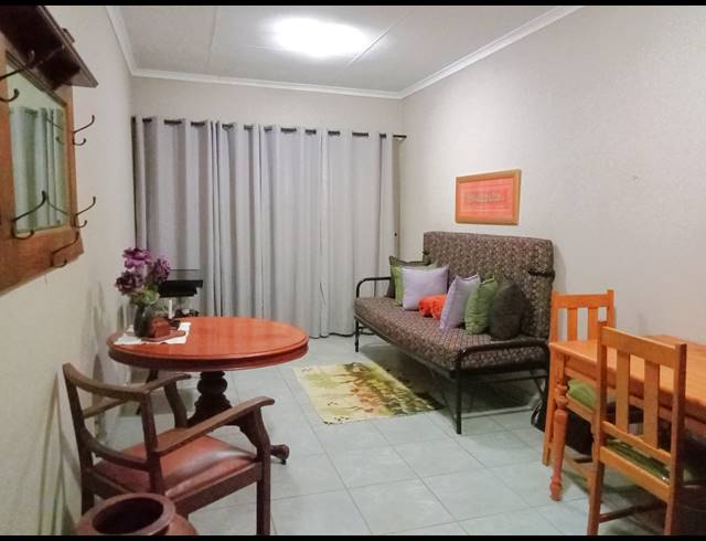 1 BEDROOM APARTMENT FOR SALE IN DORINGKLOOF